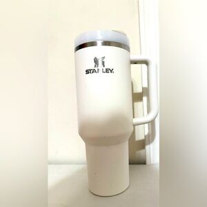 40 OZ H2O White Stanley Tumbler!  Like NEW!